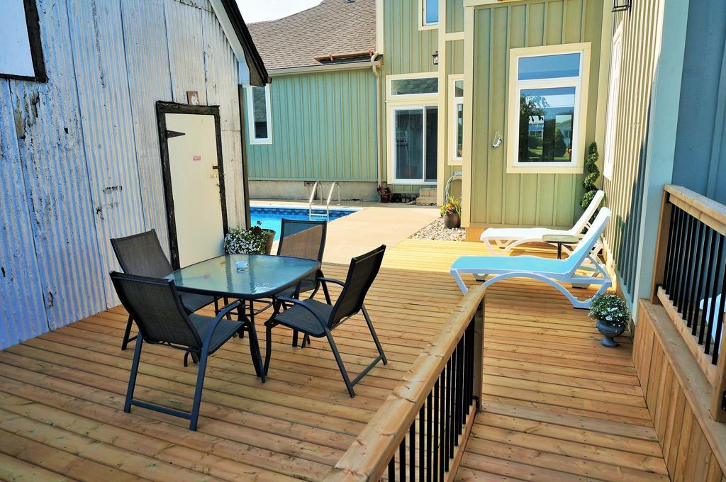 On The 6 Bed And Breakfast Ниагара-он-те-Лейк Экстерьер фото