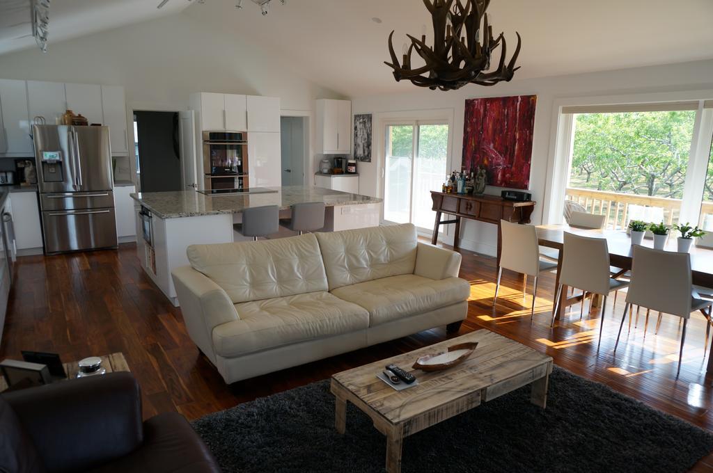 On The 6 Bed And Breakfast Ниагара-он-те-Лейк Экстерьер фото