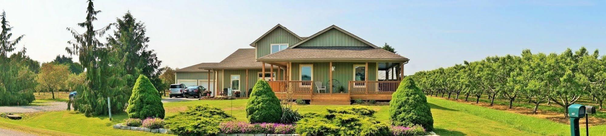 On The 6 Bed And Breakfast Ниагара-он-те-Лейк Экстерьер фото